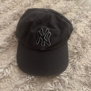 Dark Gray New York Yankees Baseball Cap